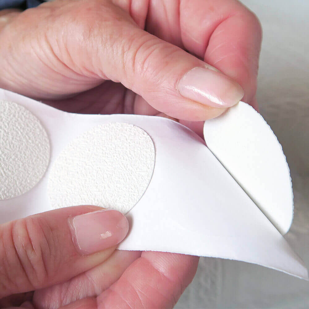 T-AQUA-C-White-Bathroom-Circles-Peeling-1