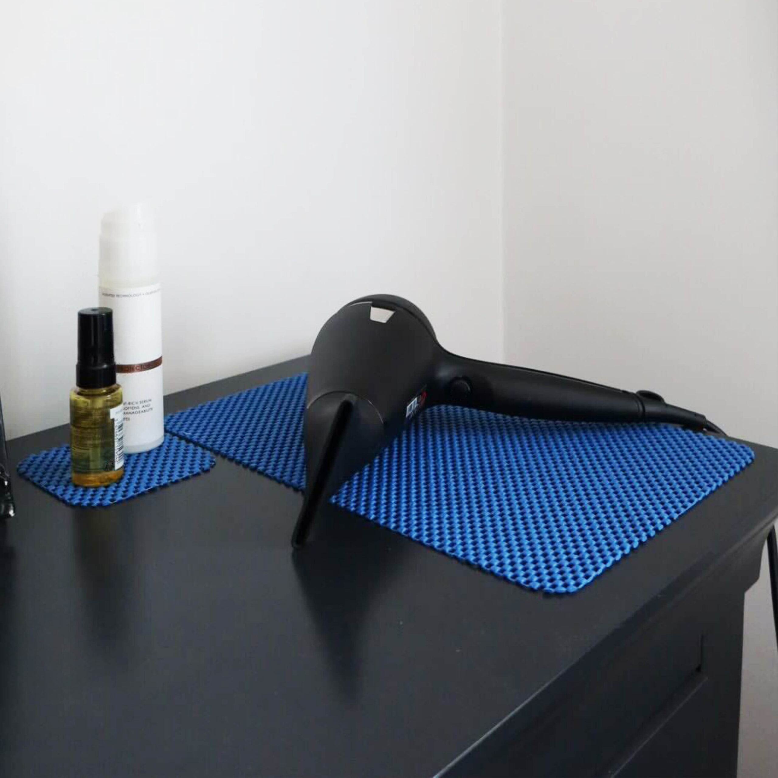 TNET-BLUE-MAT-PACK-35-HairdryerHairspray-2-Web-scaled.jpg