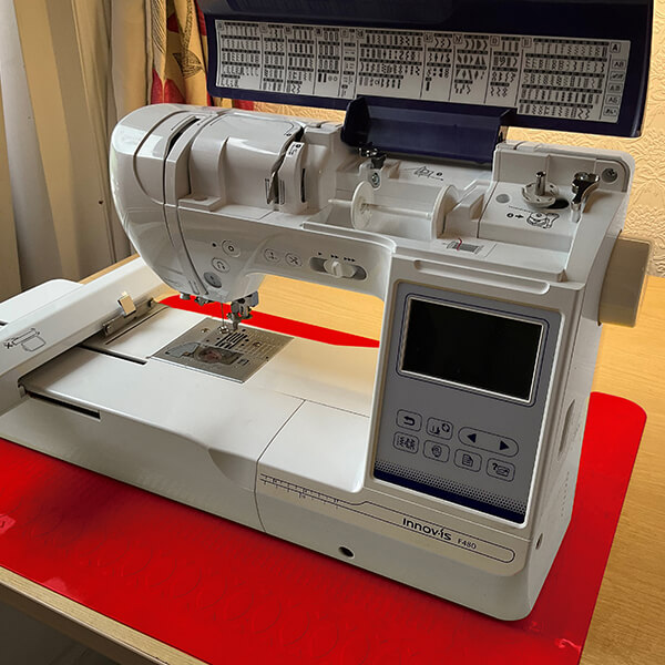 Tenura-Tapis-de-sol-rouge-pour-machine-a-coudre