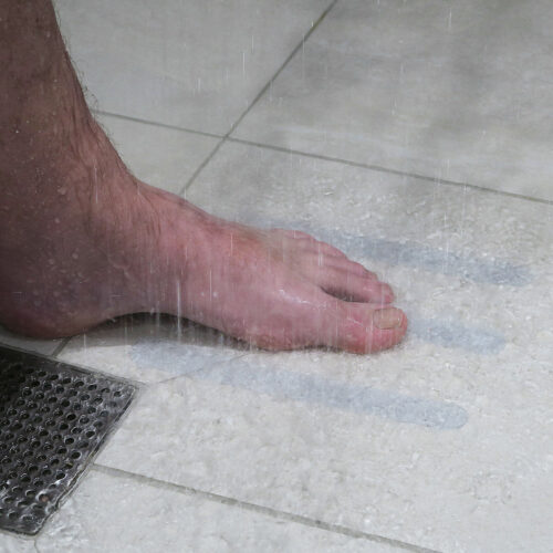T-AQUA-S-Clear-Bathroom-Strips-Wet-In-Shower-1
